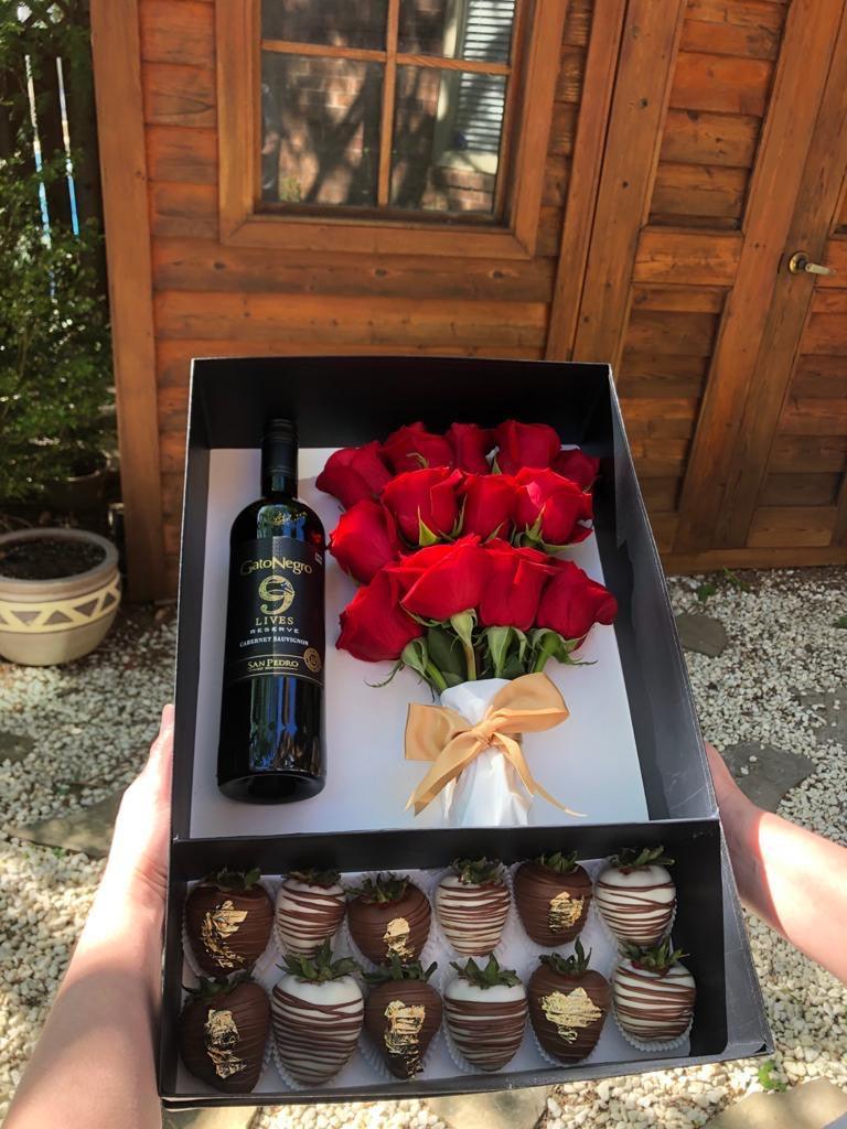 Kiss me - Floral Fashion Boutique