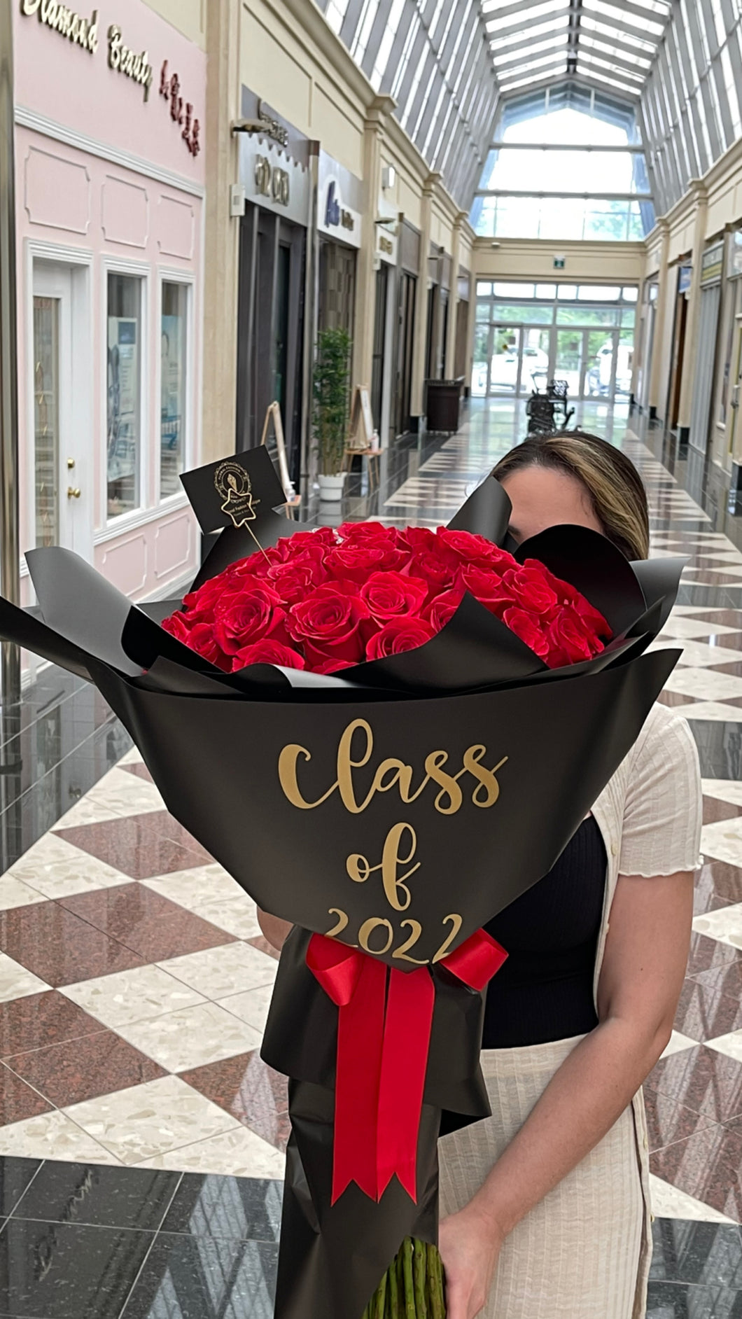 50 red roses
