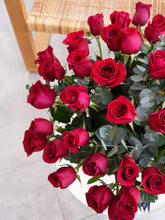 Load image into Gallery viewer, 50 roses in a vase
