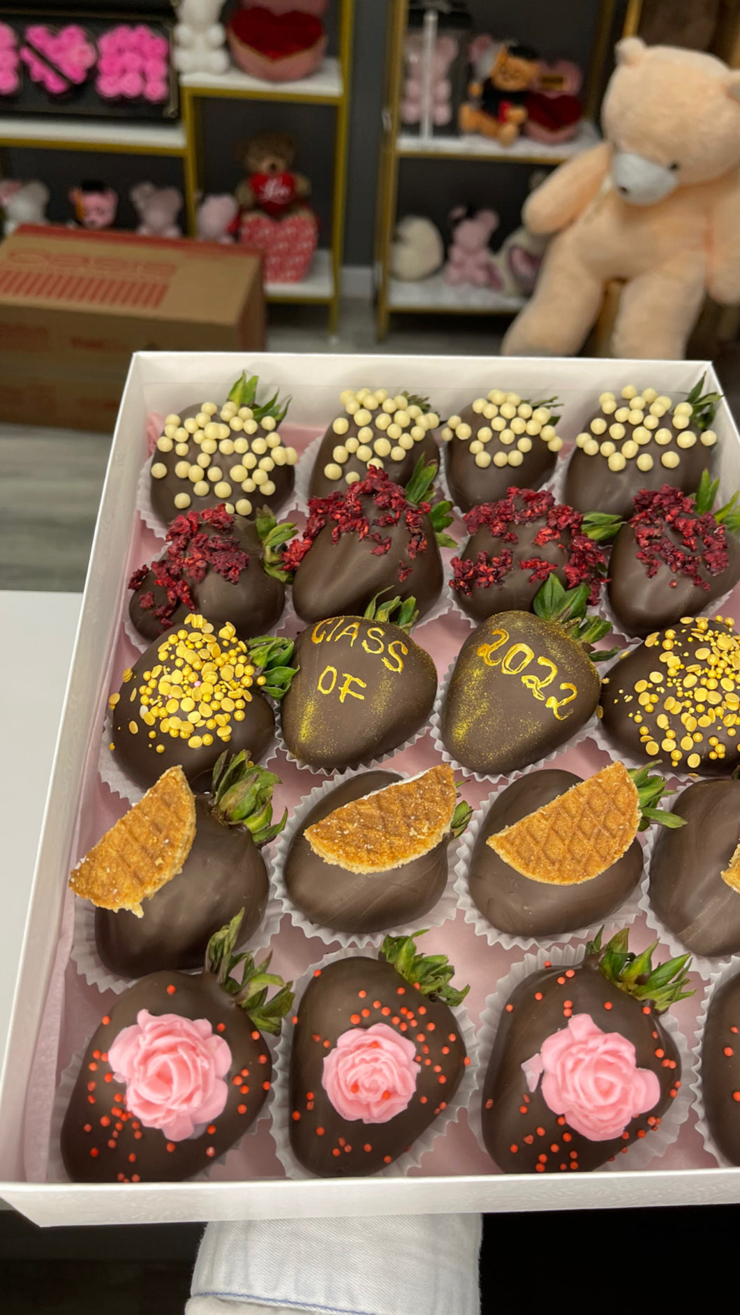 Chocolate dipped strawberries box