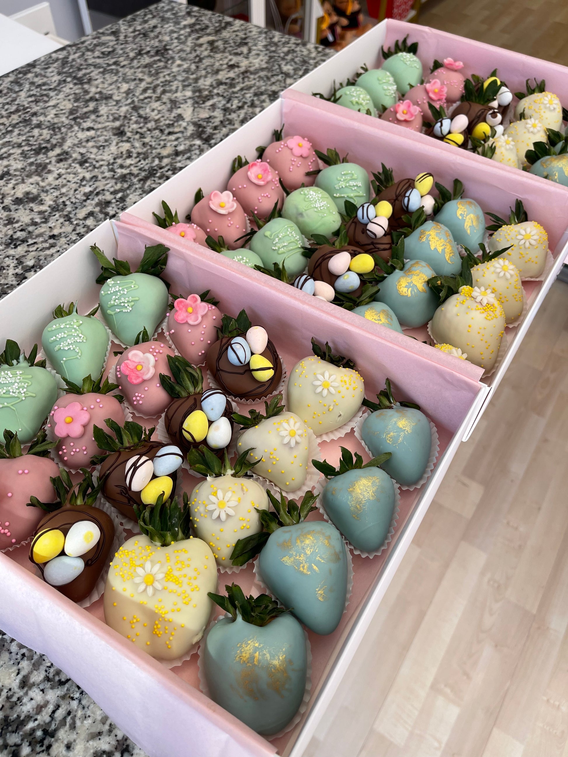 Easter Chocolate Dipped Strawberries - Floral Fashion Boutique