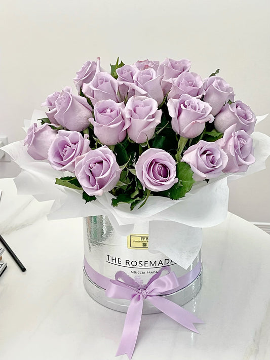 Elegant Silver Box with Roses – Luxury Floral Gift