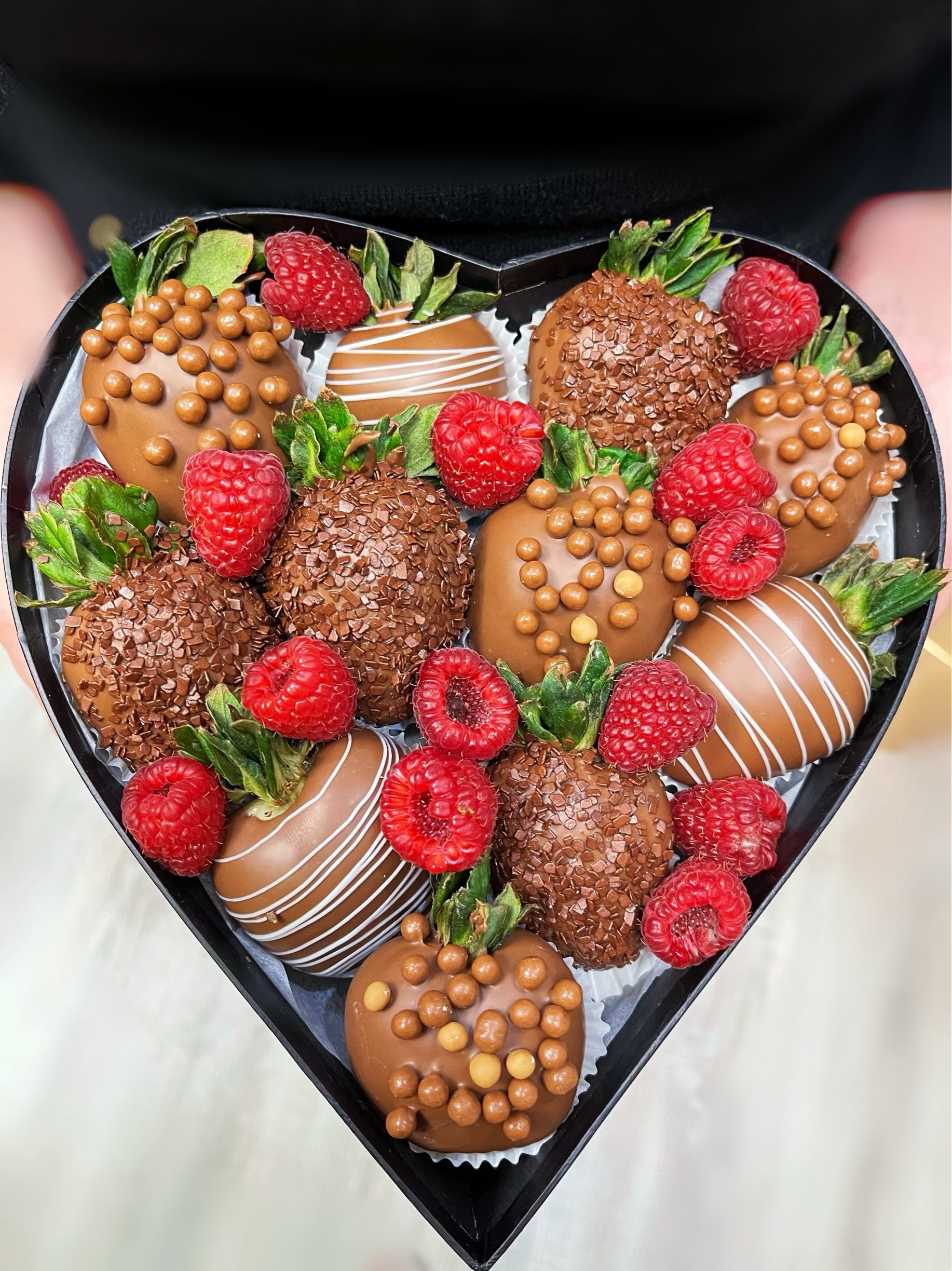 Chocolate dipped strawberries/Heart box - Floral Fashion Boutique