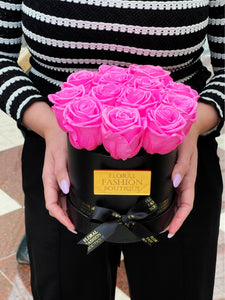Pretty dark pink💕 Roses can last up to 3 years