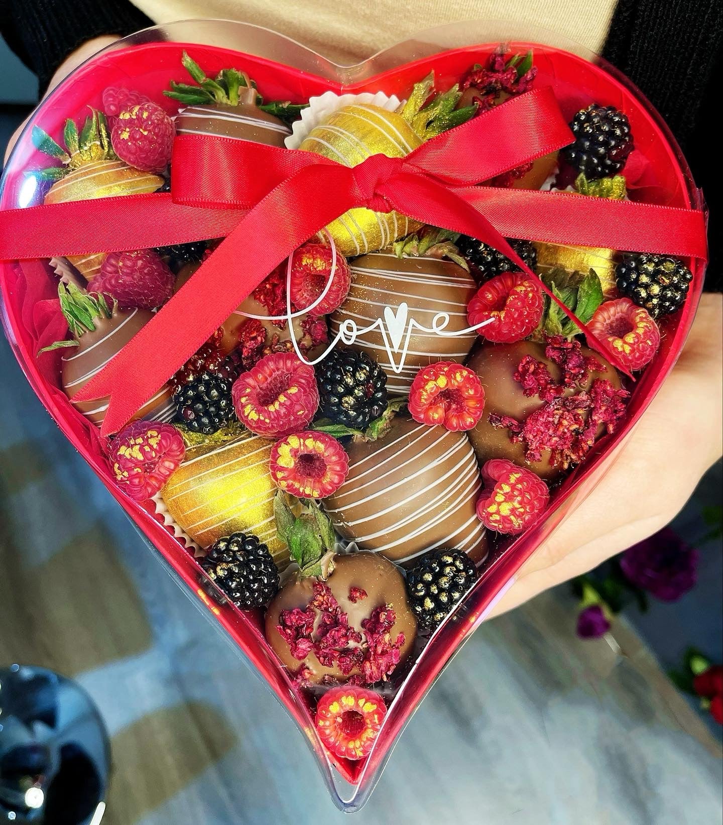 Chocolate dipped strawberries/Heart box - Floral Fashion Boutique