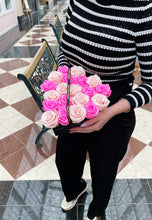 Load image into Gallery viewer, My sweet heart 💕 Roses can last up to 3 years
