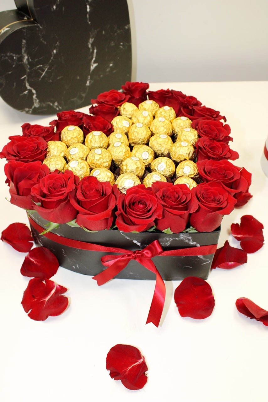 Ferrero bouquet with Roses - Floral Fashion Boutique